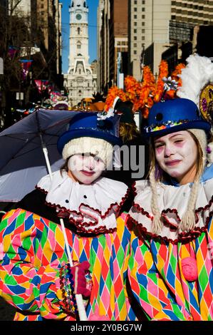 Il famoso Mummers parade su Broad Street a Filadelfia Foto Stock