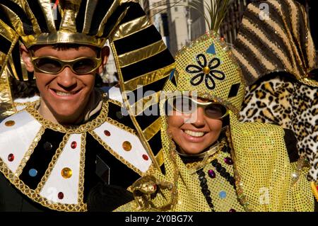 Il famoso Mummers parade su Broad Street a Filadelfia Foto Stock