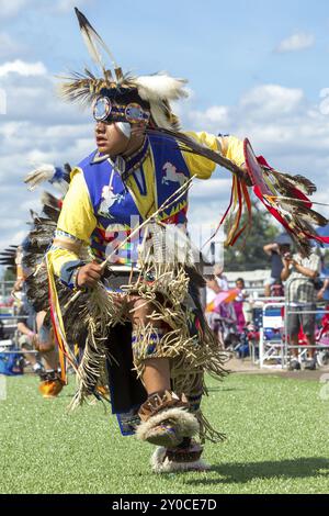 Coeur d'Alene, Idaho USA, 07-23-2016. Giovani ballerini partecipano al Julyamsh Powwow il 23 luglio 2016 presso la fiera della contea di Kootenai a Coeur d'' Foto Stock