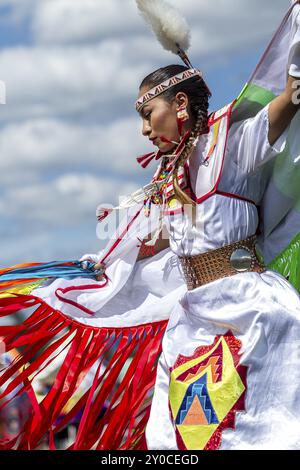 Coeur d'Alene, Idaho USA, 07-23-2016. Giovani ballerini partecipano al Julyamsh Powwow il 23 luglio 2016 presso la fiera della contea di Kootenai a Coeur d'' Foto Stock