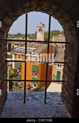 Sirmione sul Lago di Garda, vista dal Castello Scaligero Foto Stock