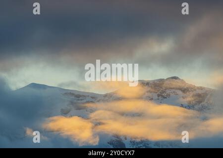 Vista della montagna più alta della Svezia, Kebnekaise, Kebnekaisefjaell, Norrbotten, Lapponia, Svezia, settembre 2012, Europa Foto Stock