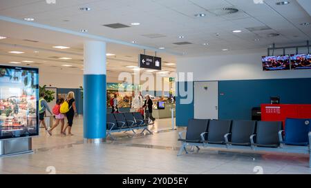 All'interno dell'aeroporto Vaclav Havel di Praga, ex aeroporto internazionale Ruzyne di Praga, capitale della Repubblica Ceca, il 19 agosto 2024 Foto Stock