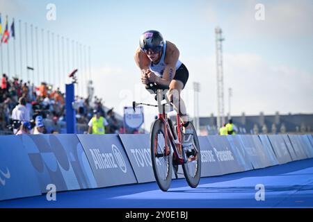 Parigi, Francia. 2 settembre 2024. Wim De Paepe dal Belgio chiude 5° in para triathlon nella categoria PTS2 il 2 settembre 2024 durante le Paralimpiadi di Parigi 2024. Foto di Tomas Stevens/ABACAPRESS. COM credito: Abaca Press/Alamy Live News Foto Stock