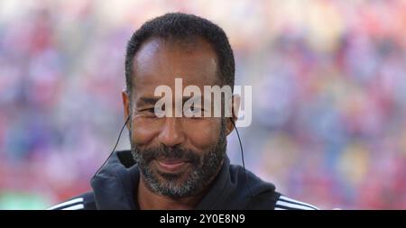 30.08.2024, xblx, Fussball 2.Bundesliga, fortuna Duesseldorf - Hannover 96 emspor, v.l. Trainer Daniel Thioune fortuna Düsseldorf LE NORMATIVE DFL/DFB VIETANO QUALSIASI USO DI FOTOGRAFIE come SEQUENZE DI IMMAGINI e/o QUASI-VIDEO Duesseldorf *** 30 08 2024, xblx, Fußball 2 Bundesliga, fortuna Duesseldorf Hannover 96 EMBIRE, V e Düsseldorf PROIBIRE LE IMMAGINI o LE REGOLE DFL o PROIBIRE LE SEQUENZE VIDEO DI DFL DFL o DFL o QUALSIASI ALTRO Foto Stock