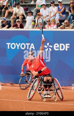 1 settembre 2024, Parigi, Francia. Tennis su sedia a rotelle. Alfie Hewett e Gordon Reid del Regno Unito giocano contro Alexander CATALDO e Bryan TAPIA del Cile nel doppio maschile al Roland-Garros Court 14. Il giorno 4 dei Giochi Paralimpici di Parigi 2024. Accreditamento Roger Bool / Alamy Live News Foto Stock