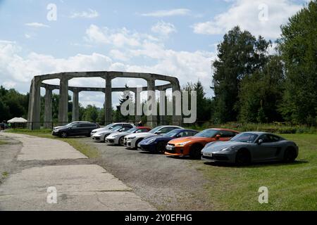 Ludwikowice Klodzkie, Polonia - 10 agosto 2024 - struttura in cemento chiamata "Mucholapka" (cattura mosche) costruita dalla Germania nazista durante la seconda guerra mondiale Foto Stock