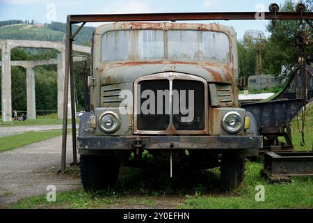 Ludwikowice Klodzkie, Polonia - 10 agosto 2024 - Old german Truck al Molke Military Technology Museum Foto Stock