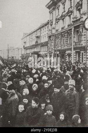 Foto d'archivio della rivoluzione in Russia. La folla della rivoluzione a Pietrogrado. 1917 Foto Stock