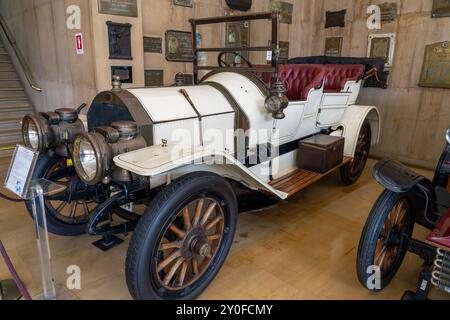 Un'auto Fiat Phaeton Grand Touring del 1908 nel Museo Argentine Automobile Club di Buenos Aires, Argentina. Foto Stock