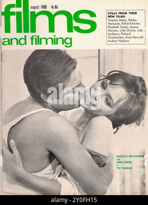 Film e riprese agosto 1968 - copertina rivista d'epoca - fotografo sconosciuto - trascrizione di testo [ Have i me thusdy Films august 1968 4s 6d e ripresa DI IMMAGINI DEI LORO NUOVI FILM: Terence Stamp, Shirley MacLaine, Richard Burton, Elizabeth Taylor, Jeanne Moreau, Julie Christie, Julie Andrews, Richard Chamberlain, Anne Bancroft, Audrey Hepburn MARCELLO MASTROIANNI e ANNA KARINA in THE STRANGER' ] SOLO PER USO EDITORIALE ! Foto Stock