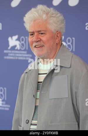 Venezia, Italia. 2 settembre 2024. VENEZIA, ITALIA - 2 SETTEMBRE: Pedro Almodóvar partecipa al servizio fotografico "The Room Next Door" durante la 81a Mostra Internazionale d'Arte cinematografica di Venezia al Palazzo del Casino il 2 settembre 2024 a Venezia. Crediti: Matteo Chinellato/Alamy Live News Foto Stock