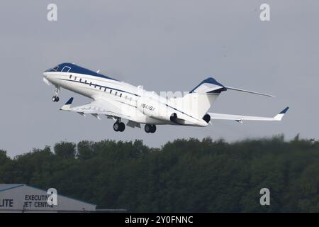 N843GX, di proprietà privata, Bombardier BD-700-1A10, Global Express, partenza dall'aeroporto di Londra Stansted, Essex, Regno Unito il 4 maggio 2024 Foto Stock