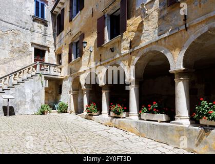 Renaissance Town Lodge - Vecchio Palazzo di giustizia a Groznjan, Croazia Foto Stock