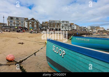 Porto e spiaggia di St Ive, Cornovaglia di St Ive, Regno Unito in una calda giornata estiva. Foto Stock