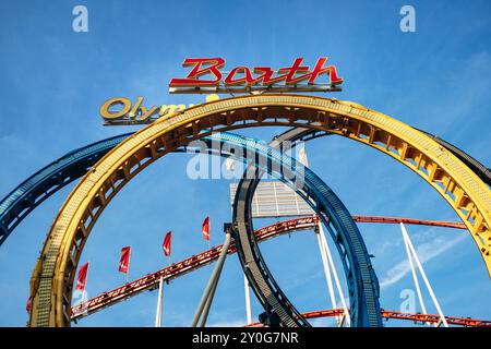 Vienna, Austria - 5 agosto 2024: Montagne russe nello storico parco divertimenti Prater di Vienna Foto Stock