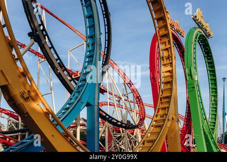 Vienna, Austria - 5 agosto 2024: Montagne russe nello storico parco divertimenti Prater di Vienna Foto Stock