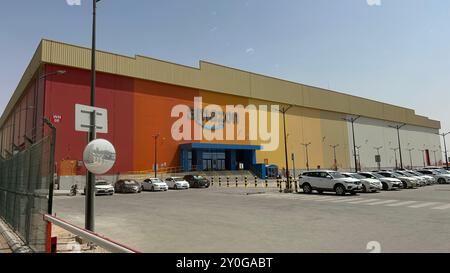 Riyadh, Arabia Saudita, 5 agosto 2024. Magazzino Amazon che costruisce la più famosa app per lo shopping online in Arabia Saudita Foto Stock