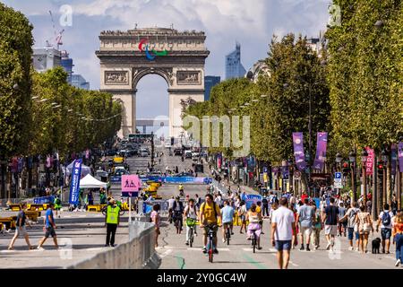 PARIGI - l'Arco di Trionfo a Parigi durante i Giochi Paralimpici. ANP MARCEL VAN HOORN Foto Stock