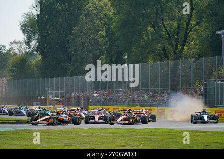 Monza, Italia. 1 settembre 2024. Partenza della gara durante la gara della Formula 1 Pirelli Gran Premio d'Italia 2024 il 1 settembre 2024, Monza, Italia. Crediti: Luca Rossini/e-Mage/Alamy Live News Foto Stock