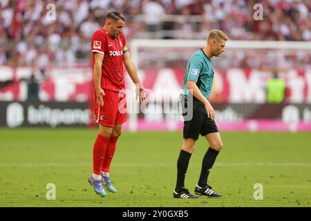 Monaco di Baviera, Germania. 1 settembre 2024. firo : 01.09.2024, calcio, calcio, 1. Campionato, 1. Bundesliga, stagione 2024/2025, 2. Giorno della partita, FC Bayern Monaco - SC Freiburg, Christian Gunter, SC Freiburg, SCF, Friburgo, arbitro Christian Dingert, credito: dpa/Alamy Live News Foto Stock