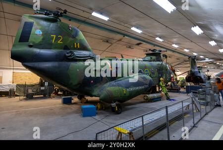 Goteborg, Svezia - 24 settembre 2022: Boeing Vertol CH-46 elicottero militare svedese in mostra ad Aeroseum Foto Stock