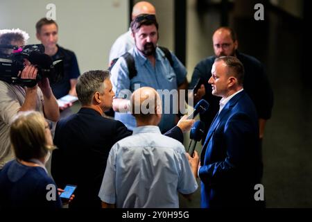 CDU Thüringen SITZUNG LANDESVORSTAND 02/09/2024 - Erfurt: Pressestatement von Christian Herrgott CDU nach der Sitzung. Sitzung des Landesvorstands der CDU Thüringen im Thüringer Landtag AM 2. Settembre 2024. /                    *** CDU TURINGIA RIUNIONE DEL CONSIGLIO DI STATO 02 09 2024 Erfurt comunicato stampa di Christian Herrgott CDU dopo la riunione del Consiglio di Stato della CDU Turingia nel parlamento statale della Turingia il 2 settembre 2024 Foto Stock