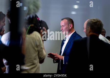 CDU Thüringen SITZUNG LANDESVORSTAND 02/09/2024 - Erfurt: Pressestatement von Christian Herrgott CDU nach der Sitzung. Sitzung des Landesvorstands der CDU Thüringen im Thüringer Landtag AM 2. Settembre 2024. /                    *** CDU TURINGIA RIUNIONE DEL CONSIGLIO DI STATO 02 09 2024 Erfurt comunicato stampa di Christian Herrgott CDU dopo la riunione del Consiglio di Stato della CDU Turingia nel parlamento statale della Turingia il 2 settembre 2024 Foto Stock