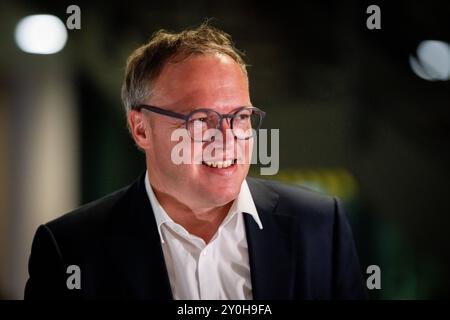 CDU Thüringen SITZUNG LANDESVORSTAND 02/09/2024 - Erfurt: Der Landesvorsitzende der CDU Thüringen, Mario Voigt, verlässt die Sitzung. Sitzung des Landesvorstands der CDU Thüringen im Thüringer Landtag AM 2. Settembre 2024. /                    *** CDU TURINGIA RIUNIONE DEL CONSIGLIO DI STATO 02 09 2024 Erfurt il presidente di stato della CDU Turingia, Mario Voigt, lascia la riunione del Consiglio di Stato della CDU Turingia nel parlamento statale della Turingia il 2 settembre 2024 Foto Stock