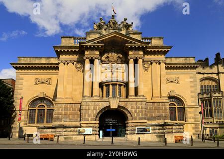 Bristol Museum and Art Gallery, Park Street, Bristol, Inghilterra, Regno Unito. Presa nel settembre 2024. Estate Foto Stock