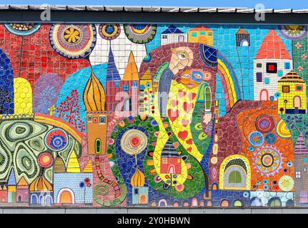 Murale sulla parete Art Galley, Museo e Galleria d'Arte del territorio del Nord, Conacher Street, The Gardens, Darwin, Northern Territory, Australia Foto Stock