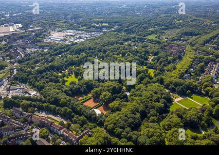 Luftbild, Stadtgarten Gelsenkirchen, Waldgebiet Naherholungsgebiet Grüne Lunge, Altstadt, Gelsenkirchen, Ruhrgebiet, Nordrhein-Westfalen, Deutschland ACHTUNGxMINDESTHONORARx60xEURO *** Vista aerea, Stadtgarten Gelsenkirchen, area ricreativa forestale polmone verde, centro storico, Gelsenkirchen, zona della Ruhr, Renania settentrionale-Vestfalia, Germania ACHTUNGxMINDESTHONORARx60xEURO Foto Stock