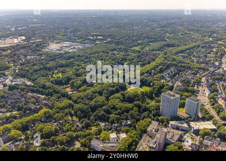 Luftbild, Stadtgarten Waldgebiet Naherholungsgebiet, PLAZA Hotel Hochhäuser, Fernsicht, Altstadt, Gelsenkirchen, Ruhrgebiet, Nordrhein-Westfalen, Deutschland ACHTUNGxMINDESTHONORARx60xEURO *** Vista aerea, giardino cittadino, area ricreativa, PLAZA Hotel grattacieli, vista distante, centro storico, Gelsenkirchen, zona della Ruhr, Renania settentrionale-Vestfalia, Germania ACHTUNGxMINDESTHONORARx60xEURO Foto Stock