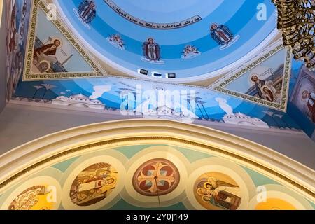 Cattedrale di Santa Maria di Zeitoun, nuova chiesa dopo l'apparizione, dipinti sul soffitto di apparizione mariana, Zeitoun, Cairo, Egitto, Nord Africa, Africa Foto Stock