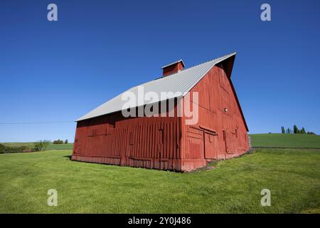 Fienile rosso all'arboreto di Mosca, Idaho Foto Stock