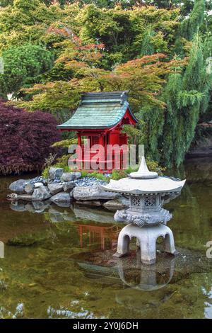 I tranquilli giardini giapponesi di Point Defiance a Tacoma, Washington Foto Stock