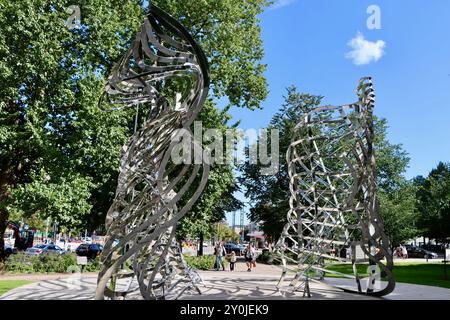 Memoriale dell'ex presidente Mauno Koivisto, scultura Välittäjä (il Mediatore), centro di Helsinki, Finlandia, agosto 2024 Foto Stock