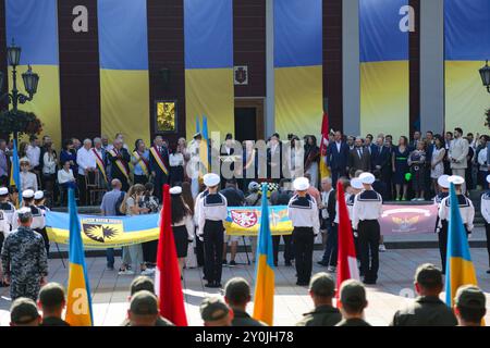 Odessa, Ucraina. 2 settembre 2024. Vista generale dell'evento festivo in Piazza Birzhevaya Una cerimonia solenne per il giorno della città di Odessa si è tenuta vicino al Consiglio comunale in Piazza Birzhova. Credito: SOPA Images Limited/Alamy Live News Foto Stock