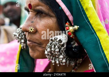 Ritratto di un pellegrino al festival annuale di Gangasagar nel Bengala Occidentale, in India. Foto Stock