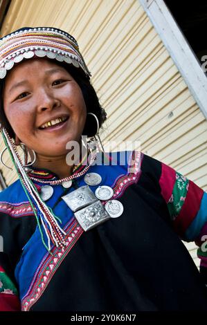 Un AKha / Hani donna nel Laos / China Border Foto Stock