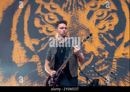 6 luglio 2024: Mike Kerr si esibisce con Royal Blood al festival IDays di Milano Foto Stock