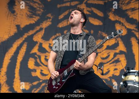 6 luglio 2024: Mike Kerr si esibisce con Royal Blood al festival IDays di Milano Foto Stock