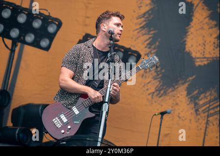 6 luglio 2024: Mike Kerr si esibisce con Royal Blood al festival IDays di Milano Foto Stock