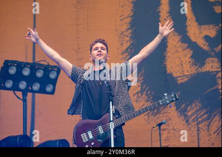 6 luglio 2024: Mike Kerr si esibisce con Royal Blood al festival IDays di Milano Foto Stock