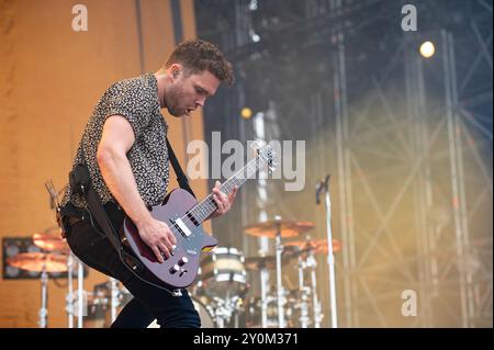 6 luglio 2024: Mike Kerr si esibisce con Royal Blood al festival IDays di Milano Foto Stock