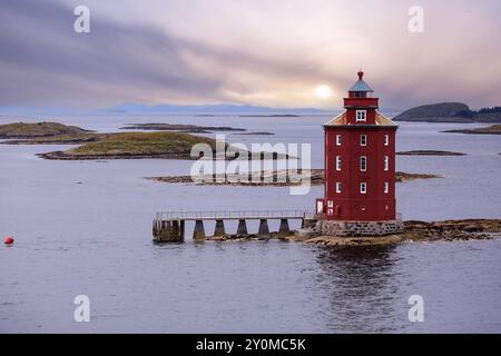 Vecchio faro di legno Kjeungskjaer situato a Oerland, Norvegia Foto Stock