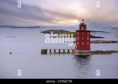 Vecchio faro di legno Kjeungskjaer situato a Oerland, Norvegia Foto Stock