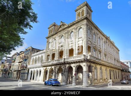 679 lussuosi e imponenti edifici in stile neo-rinascimentale del 1914 sul 302 lato ovest del Paseo del Prado, Palacio Matrimonios-Palazzo per matrimoni. L'Avana-Cuba. Foto Stock