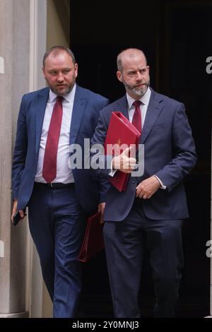 Londra. 3 settembre 2024. Ian Murray (a sinistra) , Segretario di Stato per la Scozia e Jonathan Reynolds (a destra) Segretario di Stato per le imprese e il commercio e Presidente del Board of Trade lasciano 10 Downing Street dopo la prima riunione di gabinetto dalla fine della pausa estiva del parlamento. Crediti: Amer Ghazzal/Alamy Live News Foto Stock