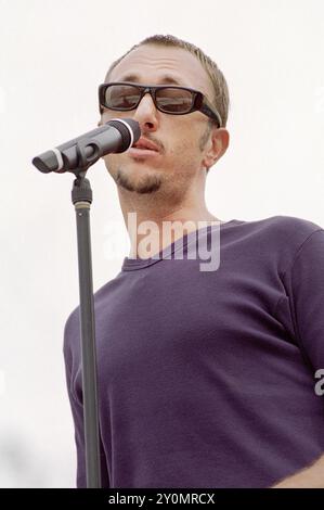 Verona Italia 08/09/2001: Neffa , cantante italiana, durante la trasmissione televisiva “Festivalbar 2001“ Foto Stock